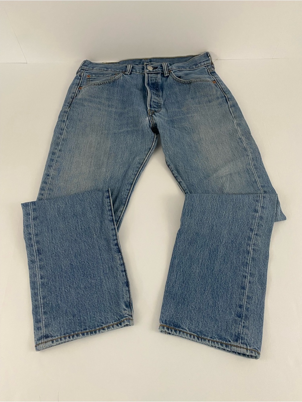 Levis 501 Jeans Mens 31x30 Blue Light Wash Regular Straight Denim Button Fly